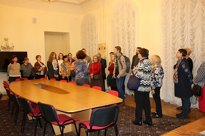 /images/cms/data/o_biblioteke/vstrecha_moskva_v_zastyvshej_muzyke1/noch_iskusstv_021.jpg